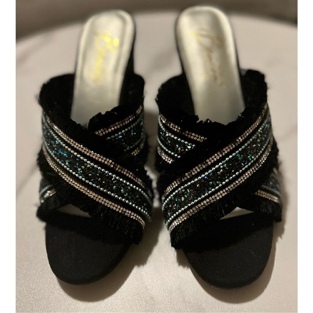 Beacon Sandals Size 9 1/2